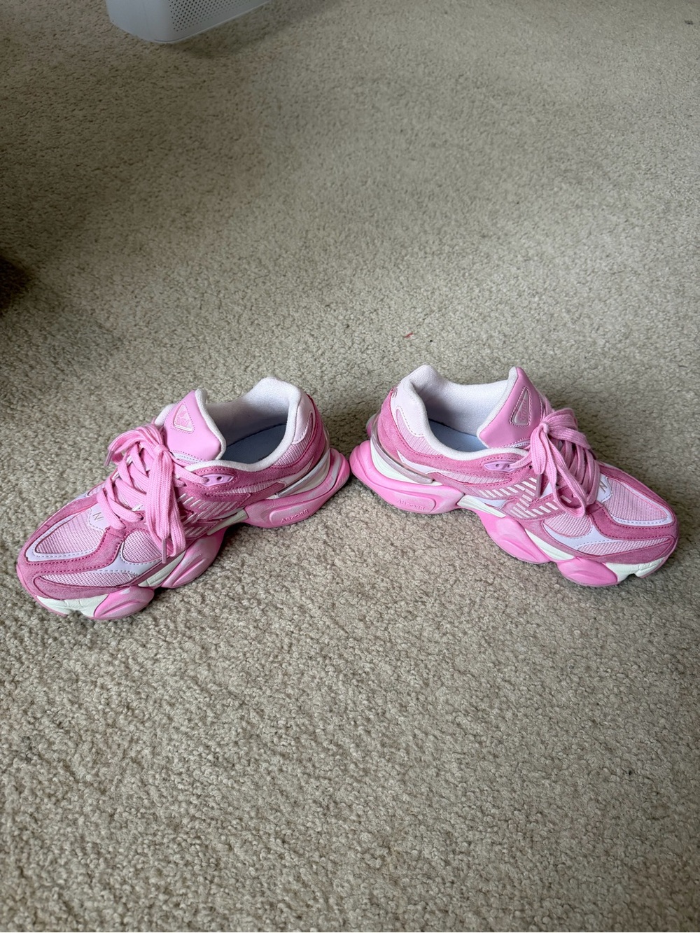 New Balance Pink 9060 Shoes - Picture 3 of 10